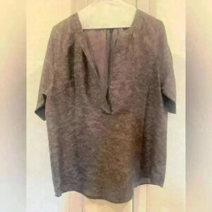 THEORY 100% Silk Floral Lace Patterned Print Top Sz M in EUC. Deep V-neck